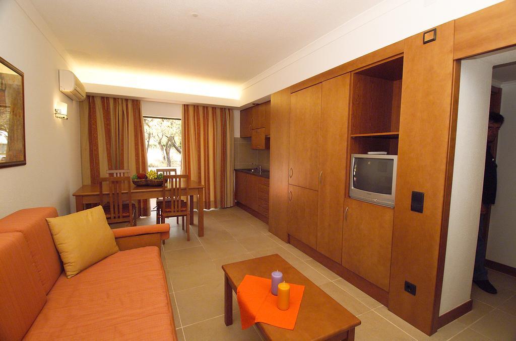 Apartamentos Alvaflor Quarteira Εξωτερικό φωτογραφία